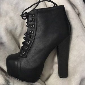 Lola shoetique Anar-chic platform Lace up booties